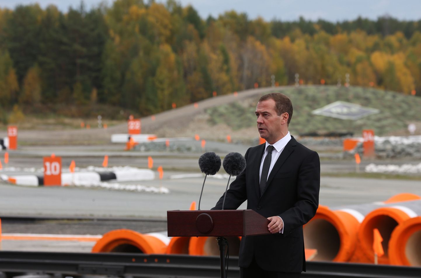 Venemaa relvamess Nižni Tagilis. Venemaa peaminister Dmitri Medvedev kõne pidamas