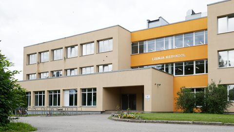 Luunja keskkooli juht lasti pärast sotsiaalmeedia postitust lahti
