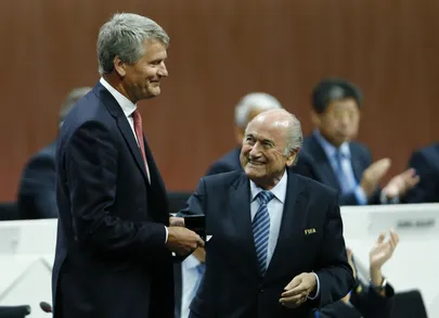 David Gill (vasakul) ja Sepp Blatter.