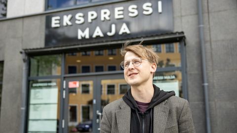 VIDEO ⟩ Ajakirjanik Madis Hindre: «Lugeja hakkab mõtlema mitte sellele, mis on kirjutatud, vaid sellele, kes seda kirjutas ja miks»