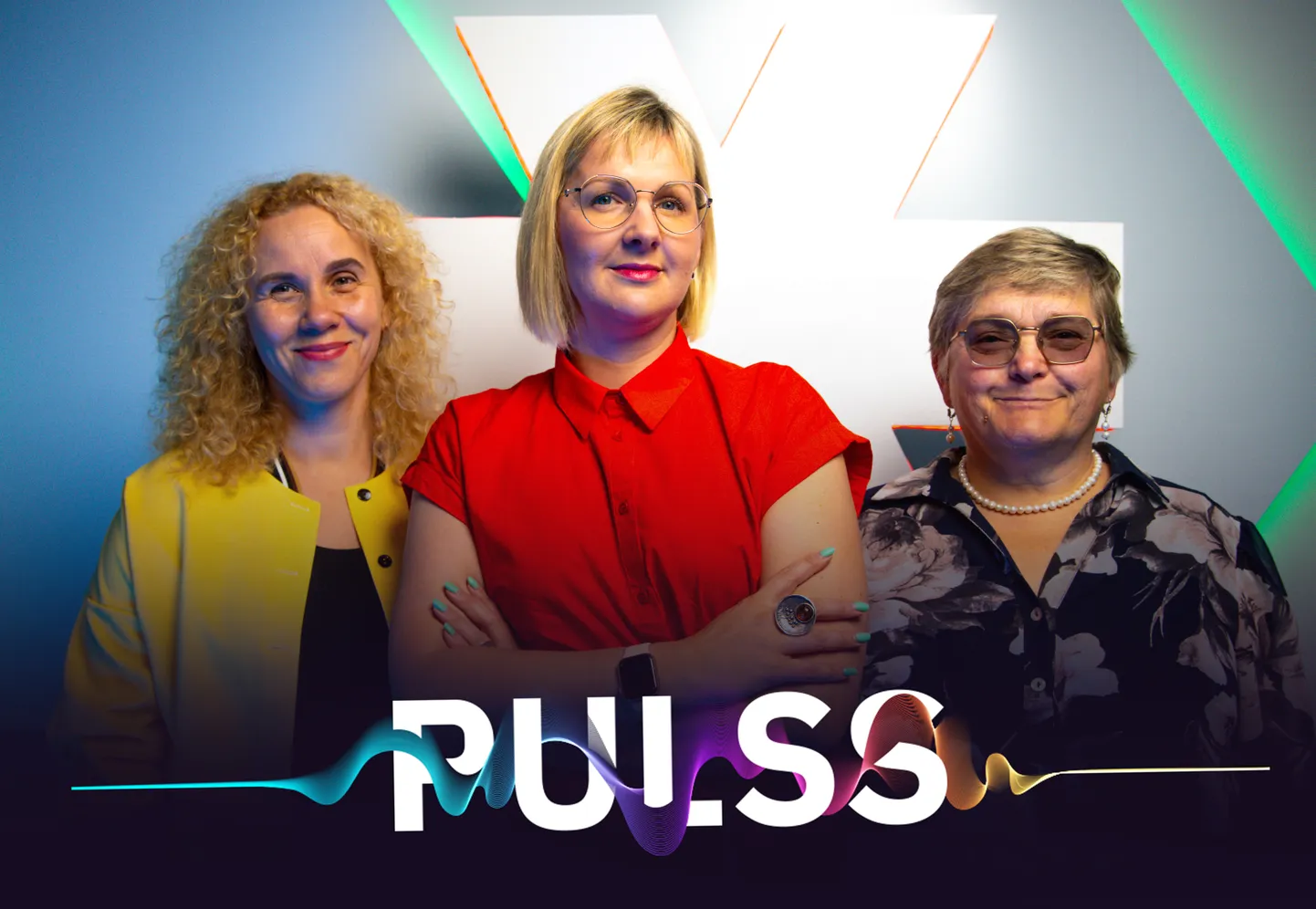VISC pārstāve Diāna Šavalgina, raidījuma "Pulss" vadītāja Ērika Staškeviča un skolotāja  Māra Ozola