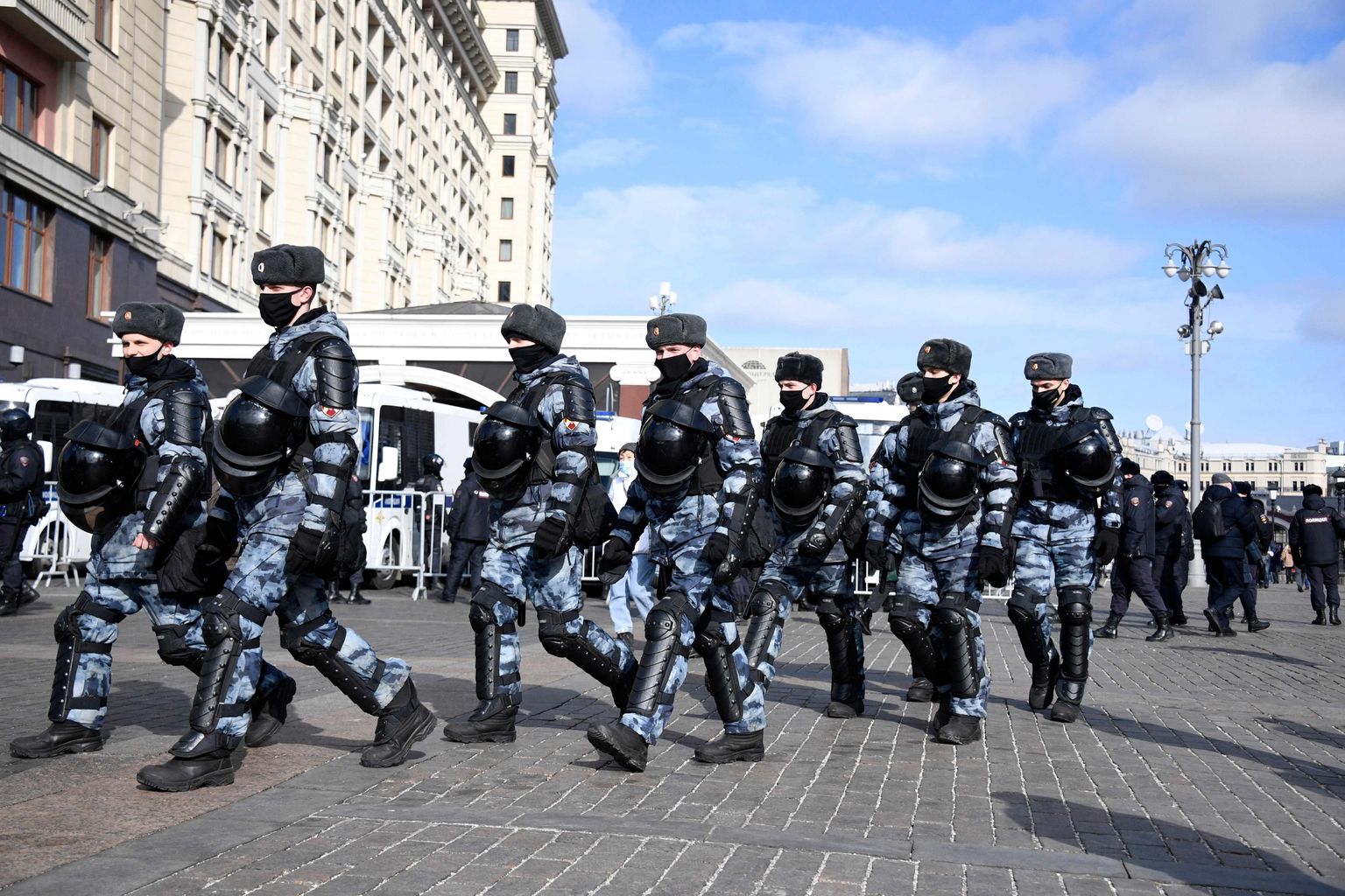 Venemaa rahvuskaardi (Rosgvardija) sõdurid 13. märtsil 2022 Moskvas, kus toimus Ukrina sõja vastane meeleavaldus
