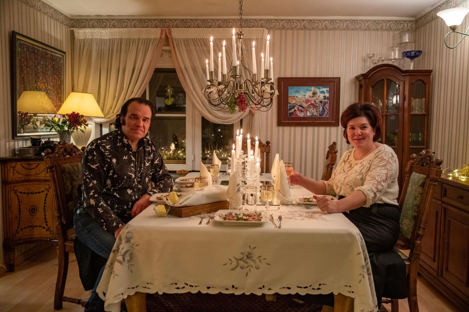 Viktoria ja Tõnu Tuulasele meeldib võõrustada ja maitseid jagada: "Me teeme seda lõbu pärast," põhjendavad nad, miks aeg-ajalt pop-up-koduresto Little Kitchen püsti pannakse.