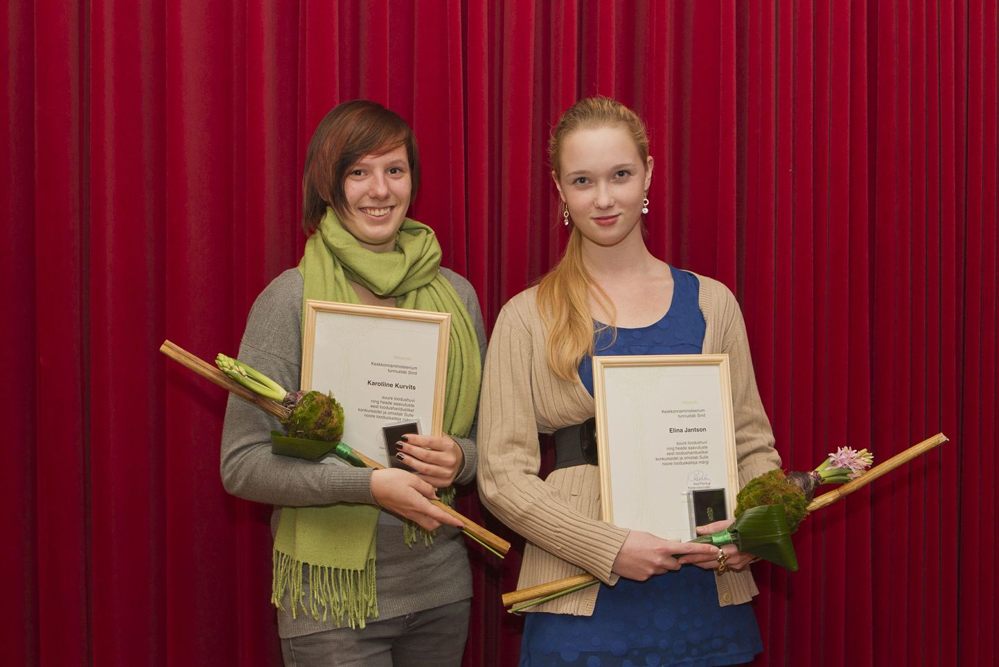 Karoliine Kurvits (vasakul) ja Elina Jantson.