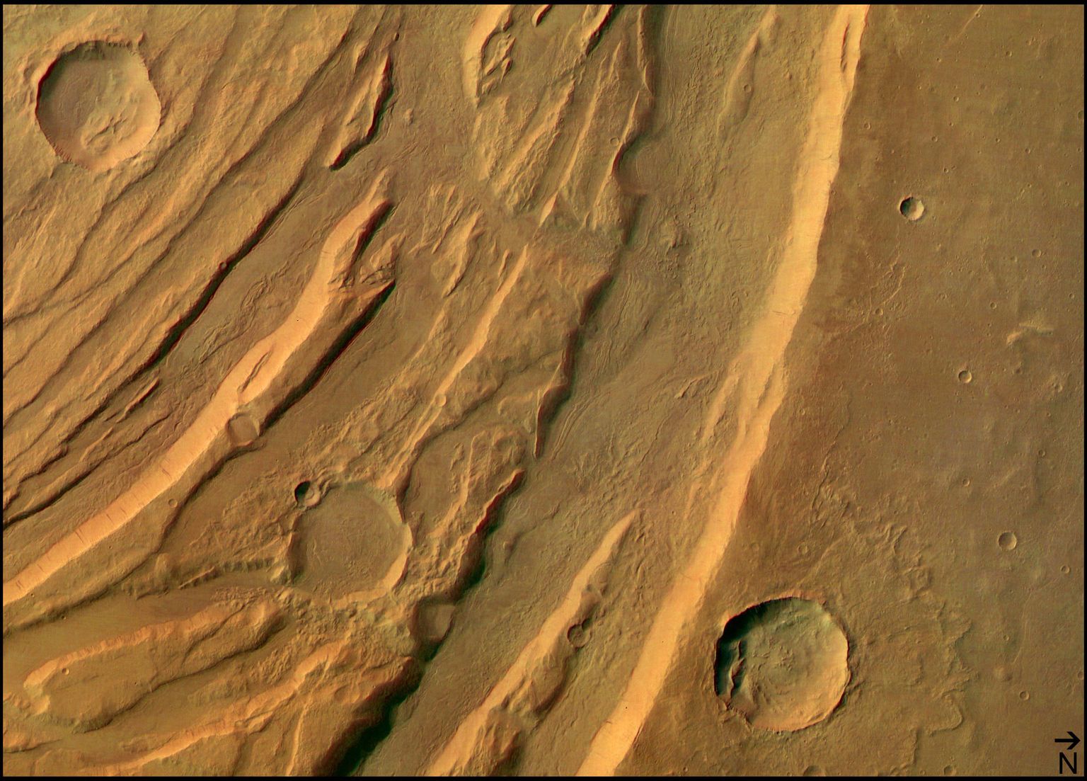 Marsi pinnal leitud kunagised jõesängid on neid tänapäeval ümbritsevast maapinnast kõrgemal. Teadlaste hinnangul on just need paigad kõige tõenäosemad võimaliku elu asukohad.