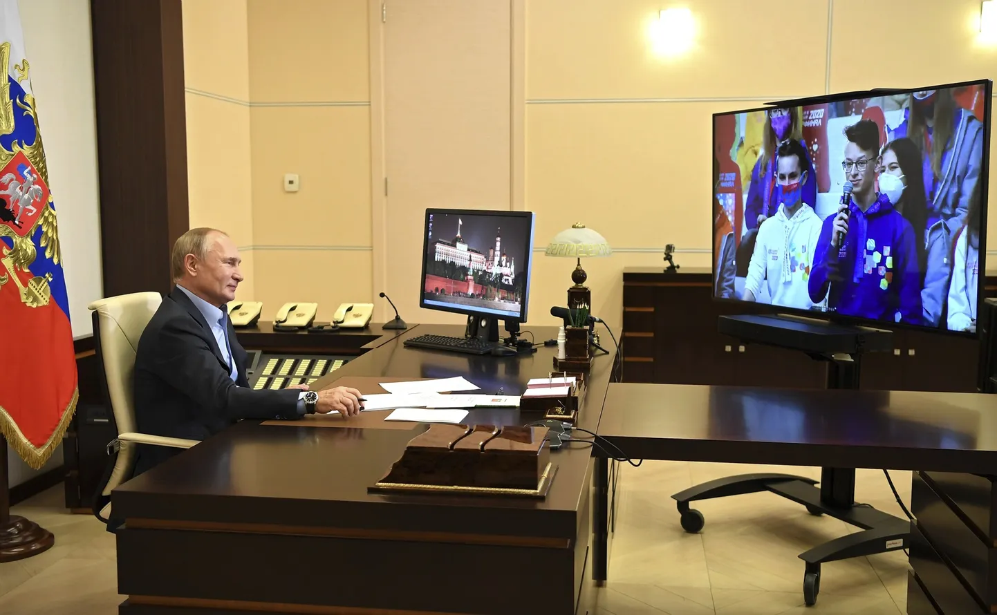Venemaa president Vladimir Putin suhtlemas novembris 2020 video vahendusel õpilastega