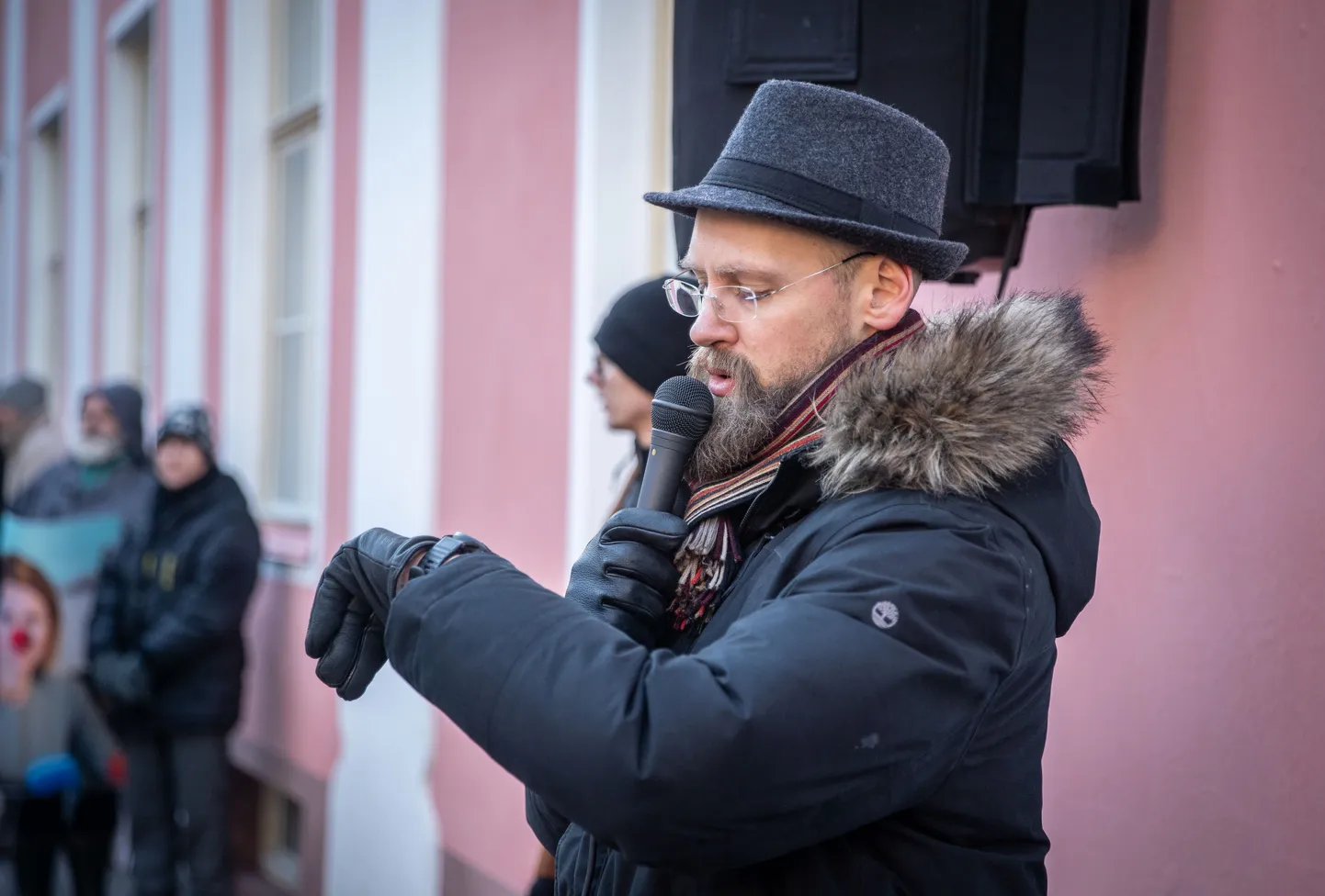 Varro Vooglaid on vaidlustanud koroonapiiranguid kohtus, samuti korraldanud piirangute vastu meeleavaldusi.