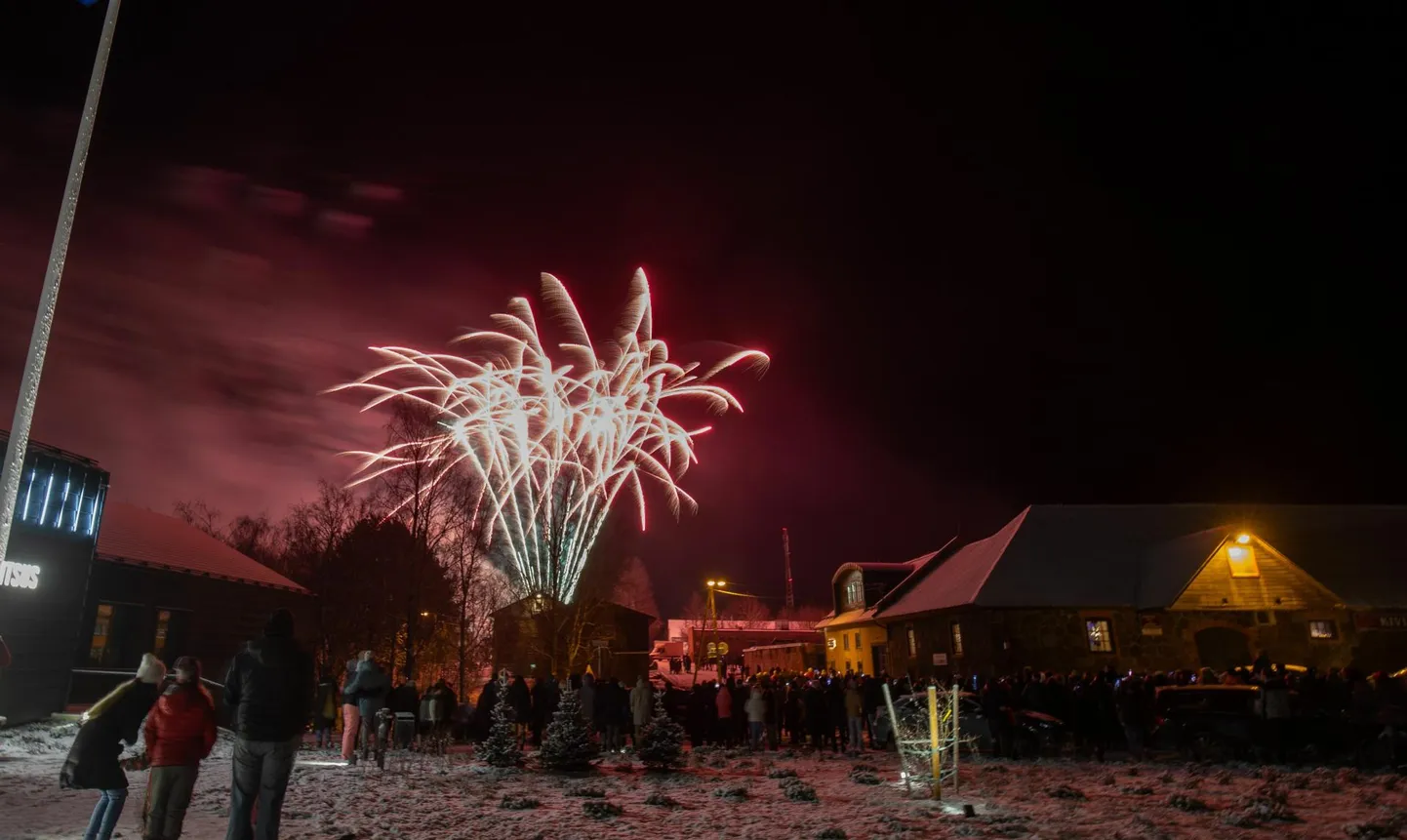 Viiratsis võeti 2025. aasta vastu ilutulestikuga, mis meelitas ligi palju rahvast.