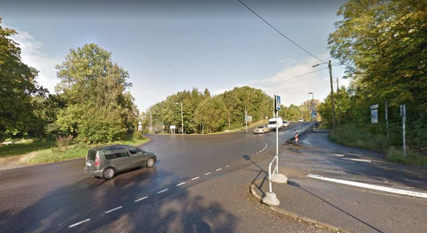 Pärnamäe tee ja Narva maantee ristmik.