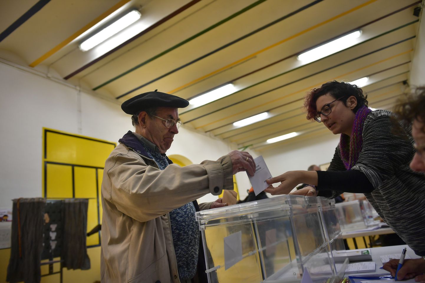 Hispaanias toimuvad ennetähtaegsed parlamendivalimised.