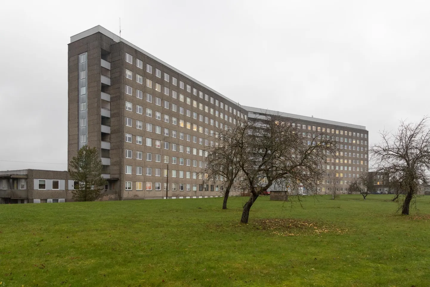 Selle aasta alguses sai endine viljandlane teada, et Viljandi haigla õde on infosüsteemist tema andmeid vaadanud ja neid jaganud. See õde töötab haiglas seniajani.
