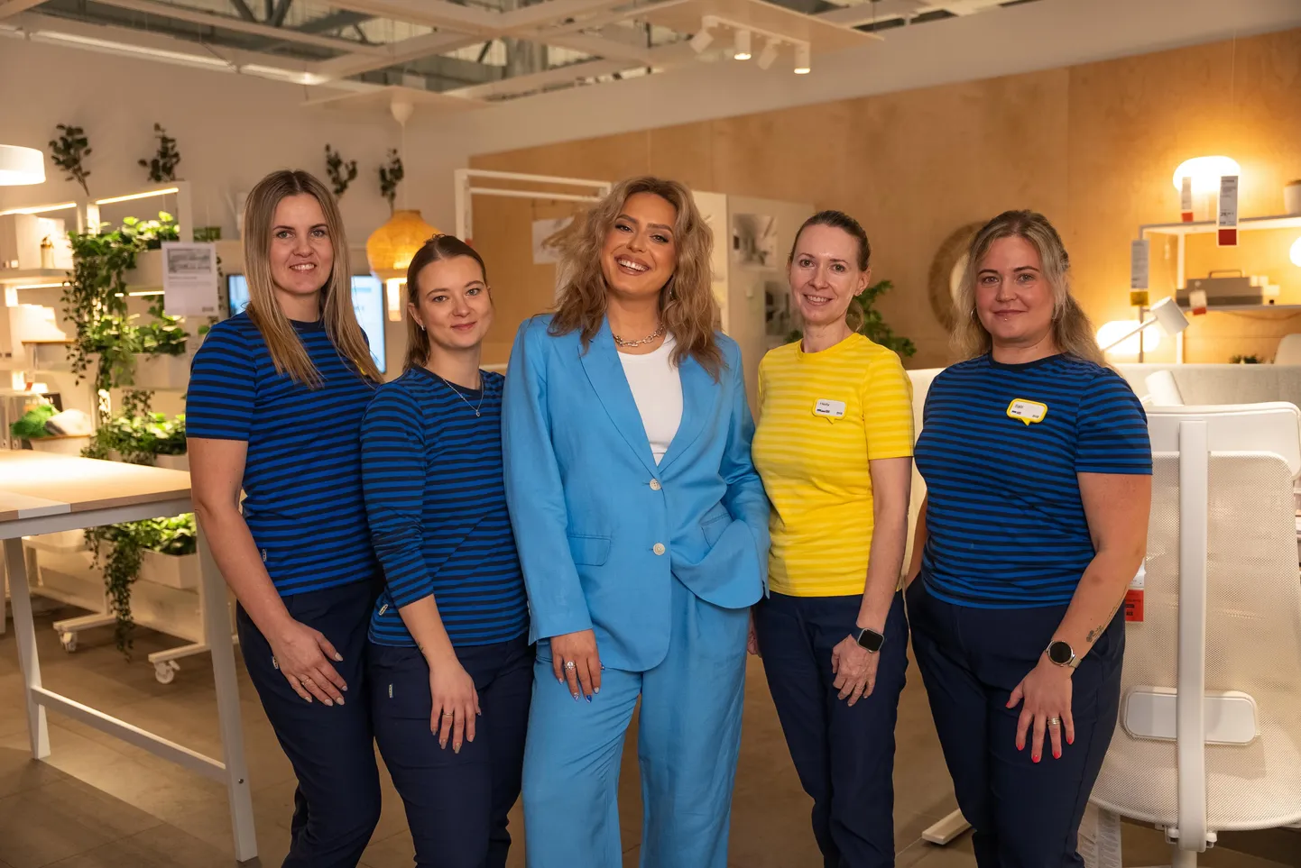 Hanna Martinson (keskel) ja disainerid.