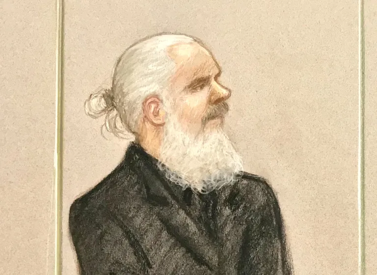 Julian Assange kohtus.