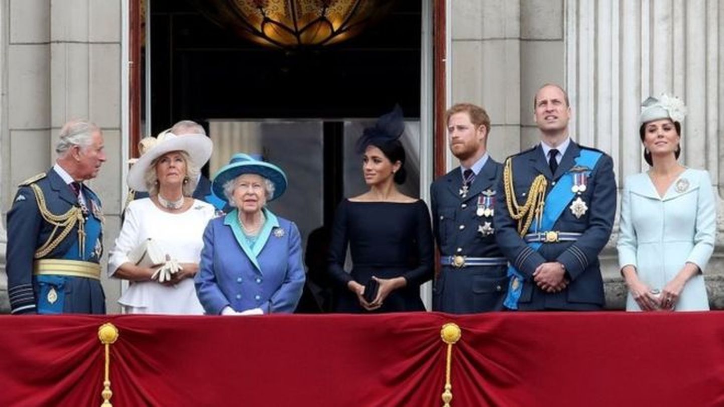 Королевская семья была шокирована неожиданным решением принца Гарри и его супруги