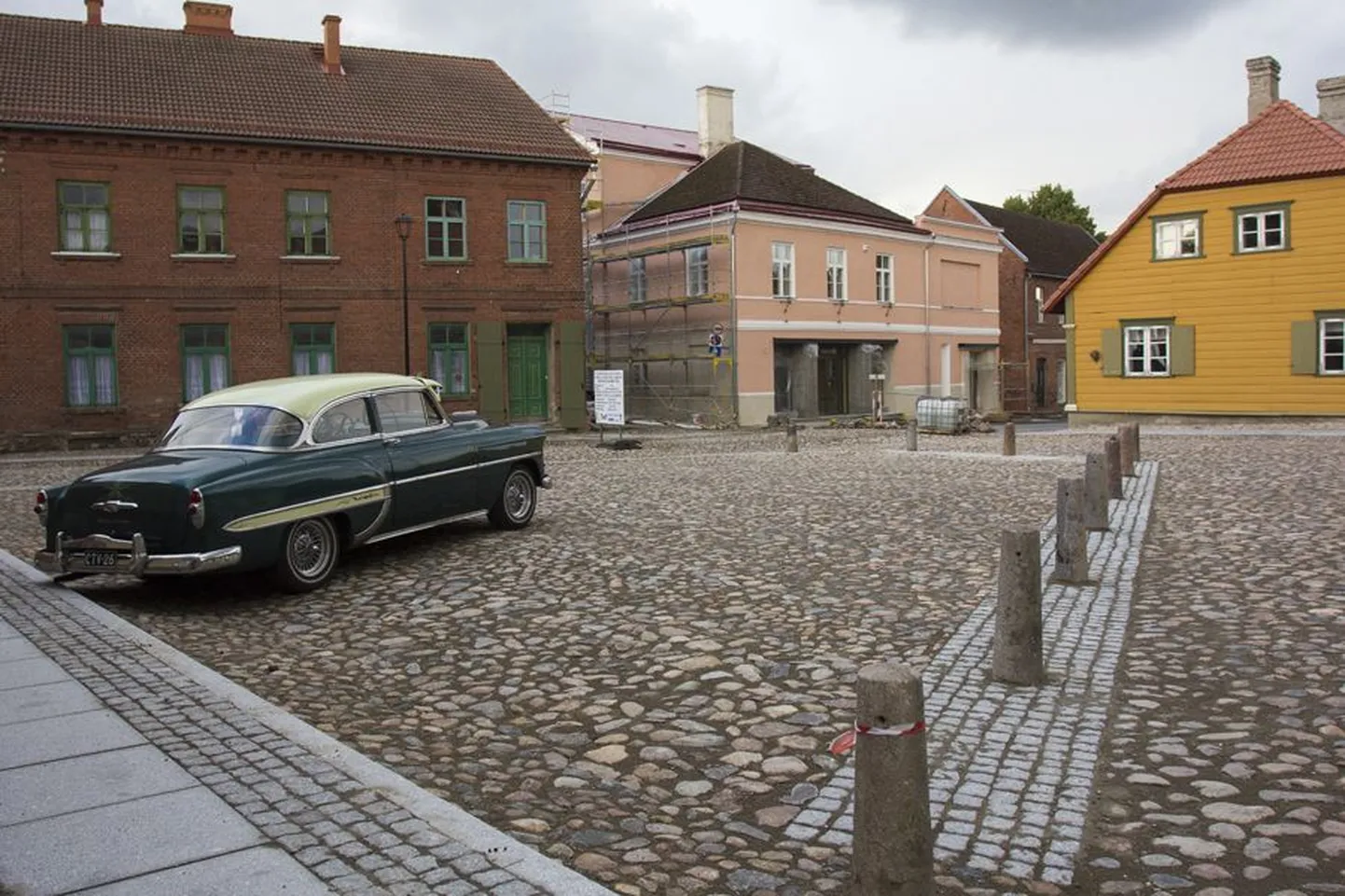 Väike-Turu, Kauba, Sepa ja Munga tänava katte taastamine ja tänavavalgustuse uuendamine on ühed suuremad laenu abiga tehtud tööd.