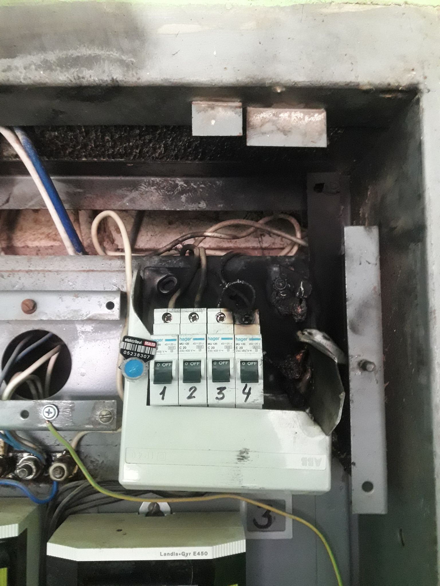 Elektrikilp pärast süttimist.