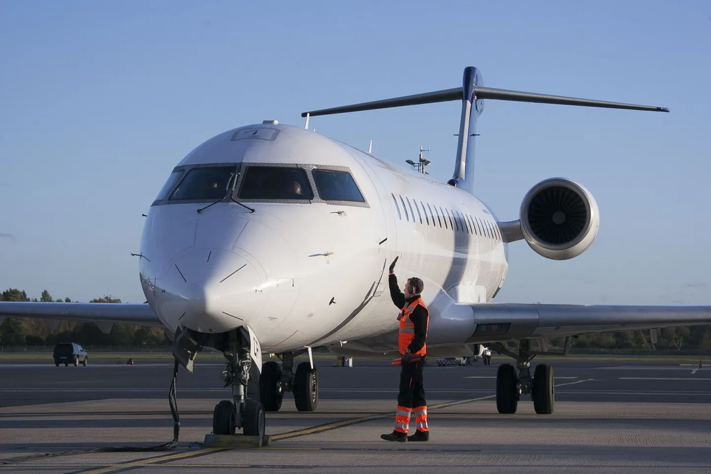 Estonian Airi liisitud lennuk CRJ-700.