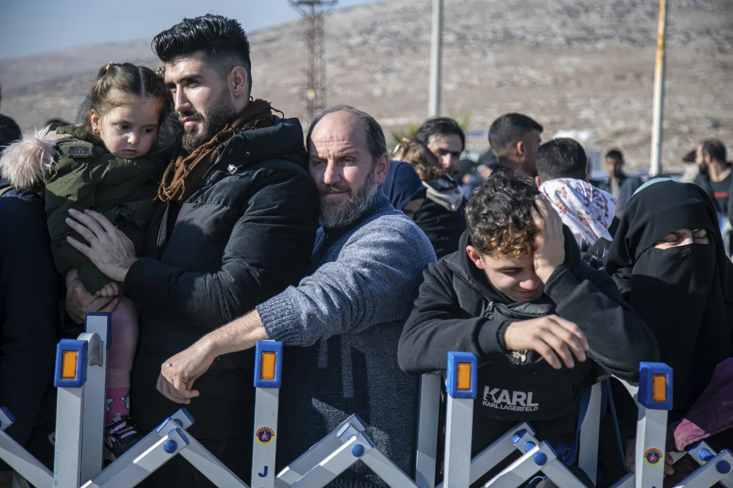 Сирийцы в Турции на границе с Сирией