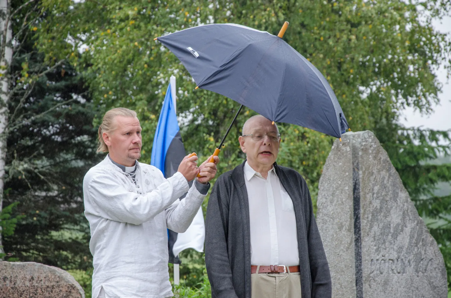 Riigikogu ja endine ERSP liige Jüri Adams pidas täna Pilistveres kõnet.