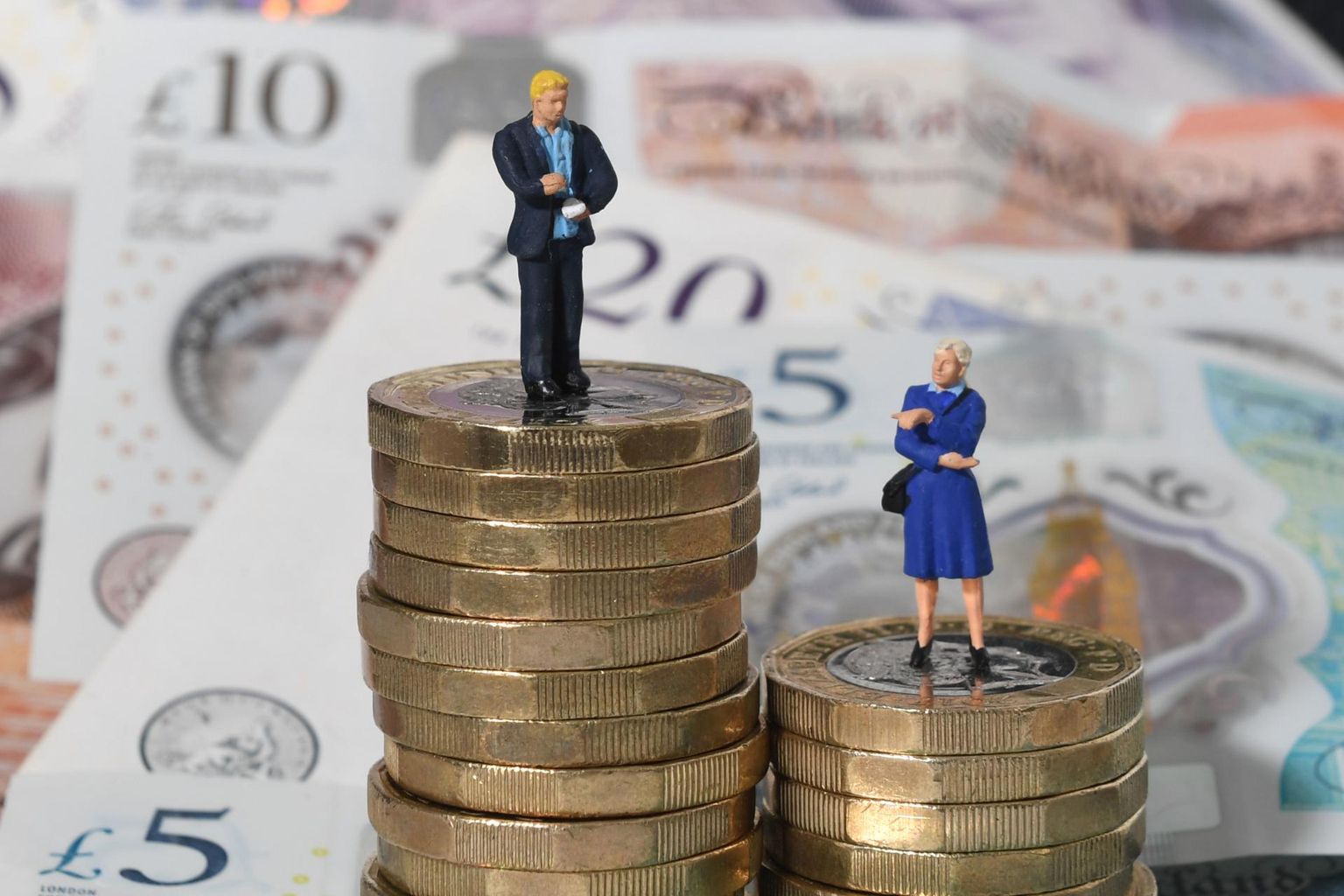23. märtsil tähistati Eestis võrdse palga päeva ehk päeva, mil naised teenisid välja selle palga, mis laekus siinsete meeste pangakontole juba mullu aasta lõpuks. Eurostati andmetel oli Eestis naistöötajate brutotunnitasu 2019. aastal 21,7 protsenti madalam kui meestöötajatel, tehes Eestist kõige suurema soolise palgalõhega riigi Euroopas.