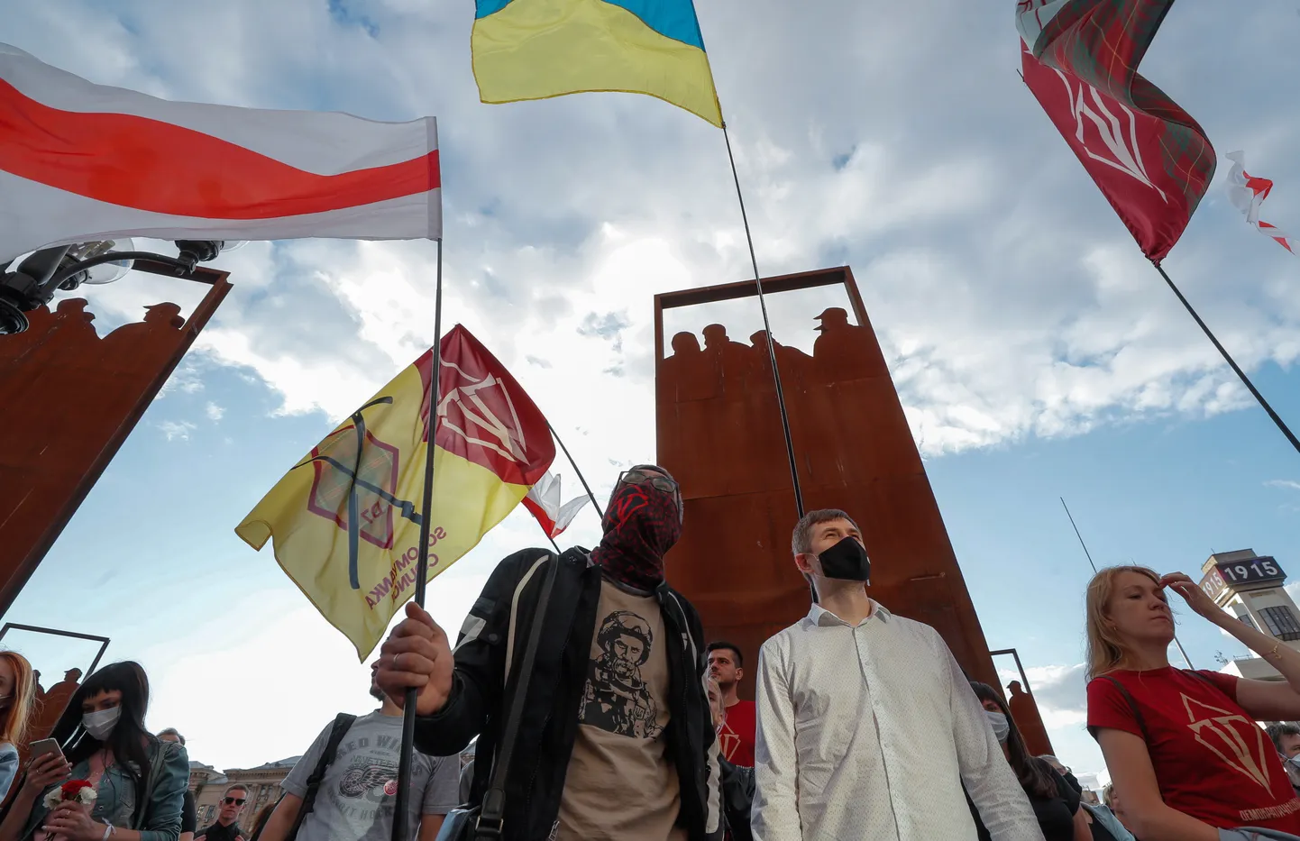 Valgevene ja ukraina meeleavaldajad avaldavad Valgevene presidendivalimiste tulemuste vastu meelt Kiievis 12. august 2020.