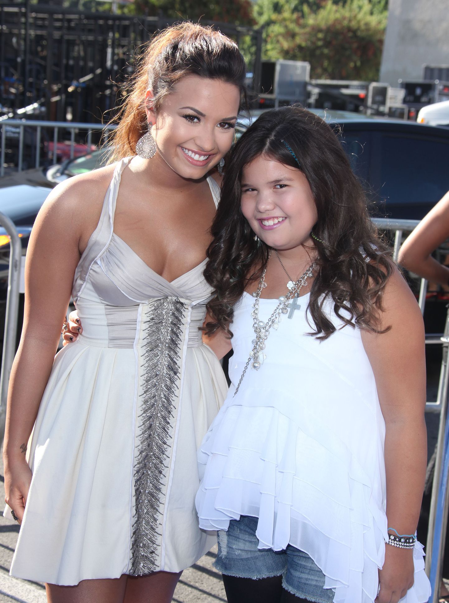 Demi Lovato ja Madison De La Garza 2011. aastal