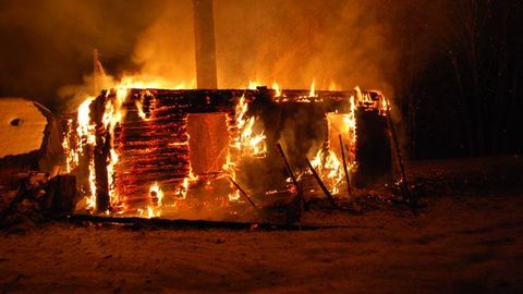 Suurpalu külas süttis varahommikul saunahoone