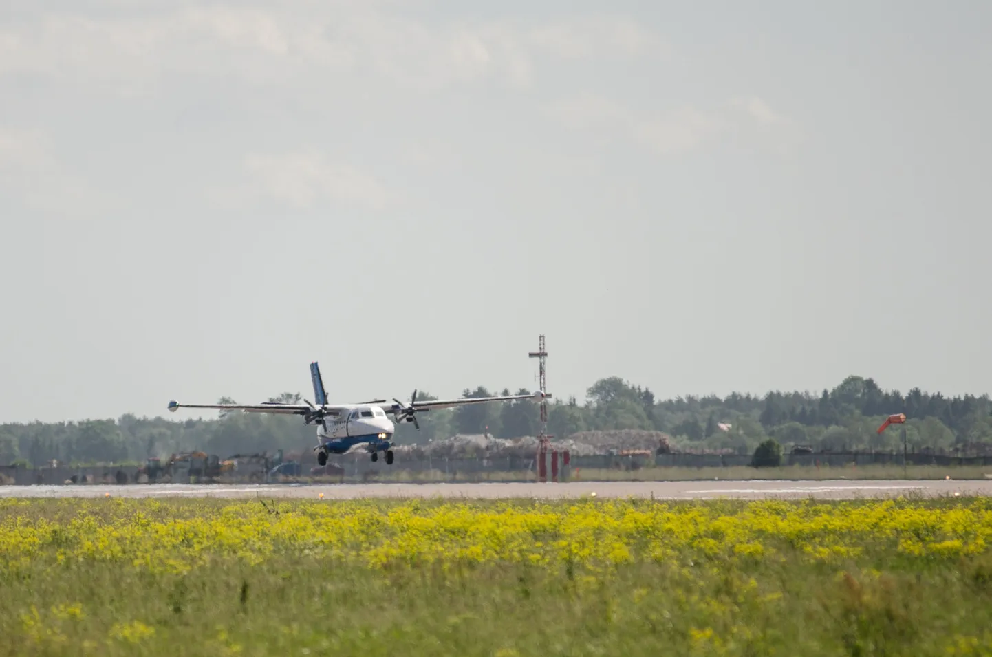 Transaviabaltika Kuressaare-Tallinn lennuk.