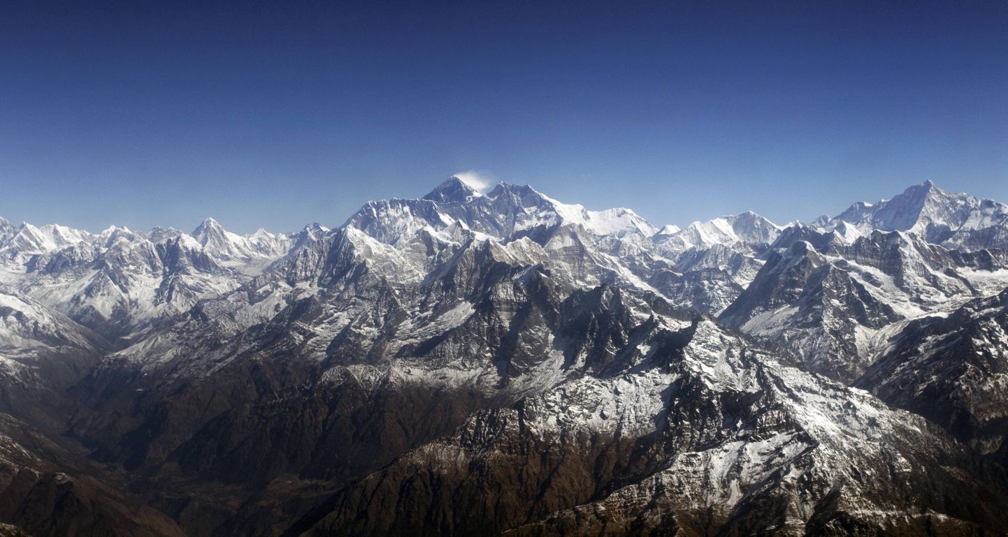 В Гималаях ищут пропавших альпинистов. Они пытались взойти на вторую по величине гору в Индии.