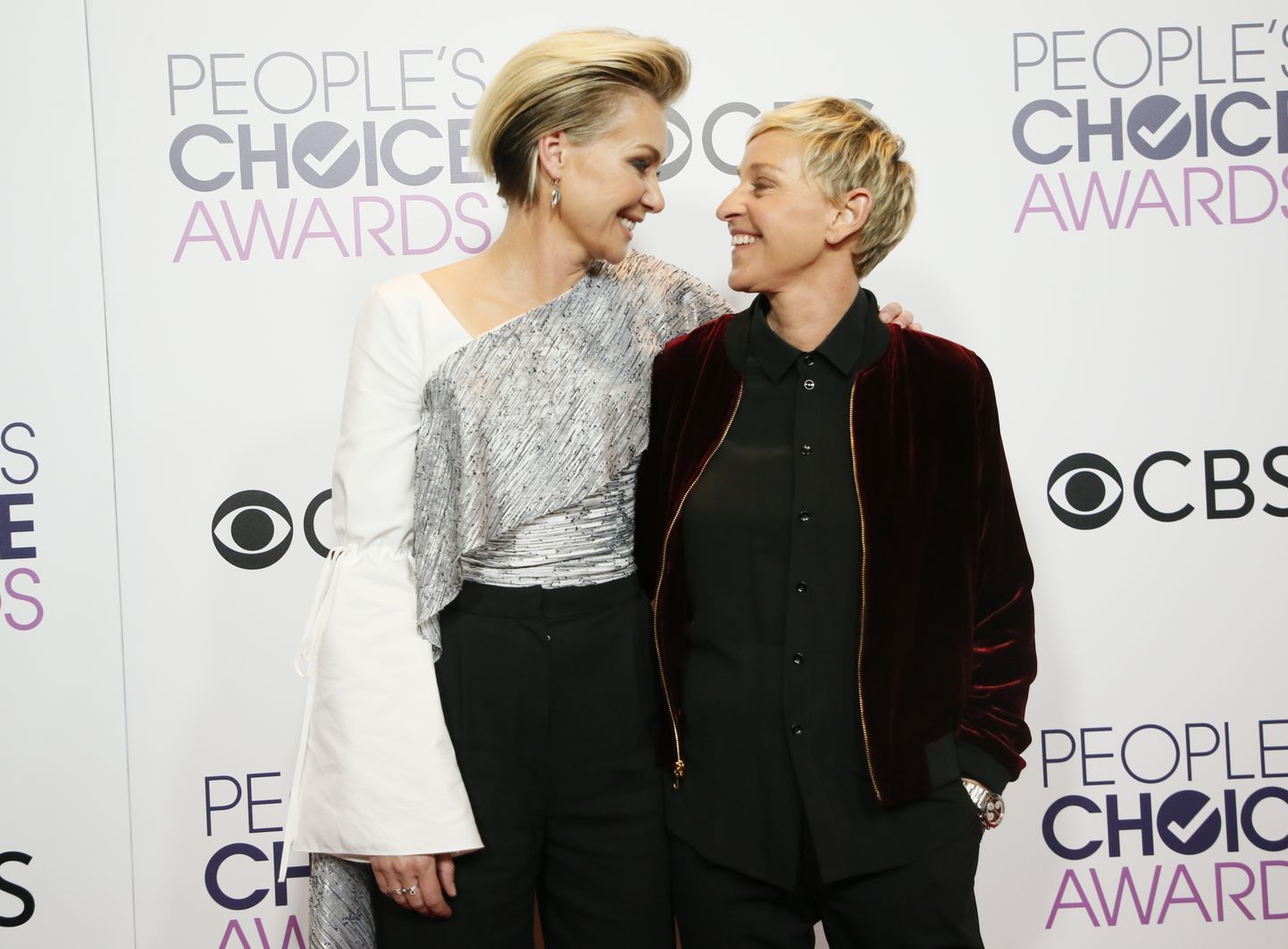Näitlejanna Portia de Rossi ja telesaatejuht Ellen DeGeneres.