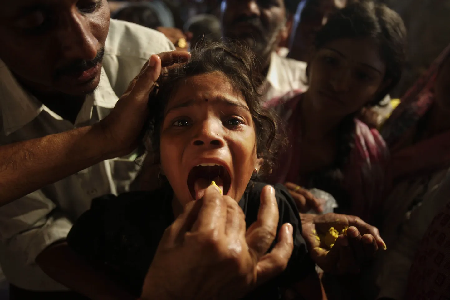 Indias ravitakse astmat elusa ja toore kala abil