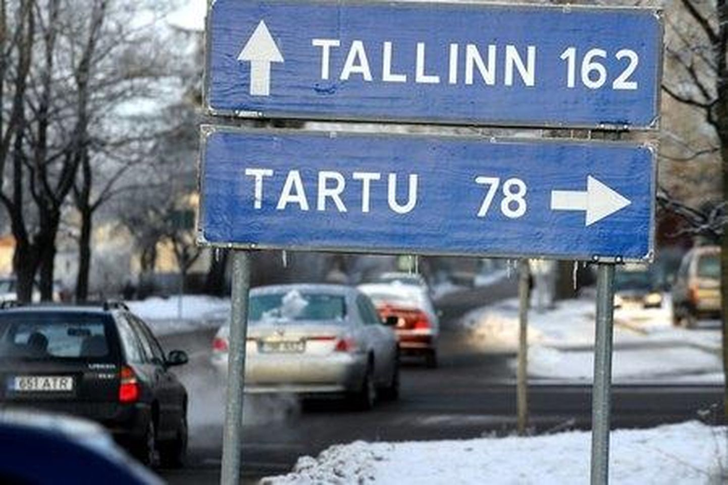 Teeviit näitab suunda Tallinna ja Tartu poole.