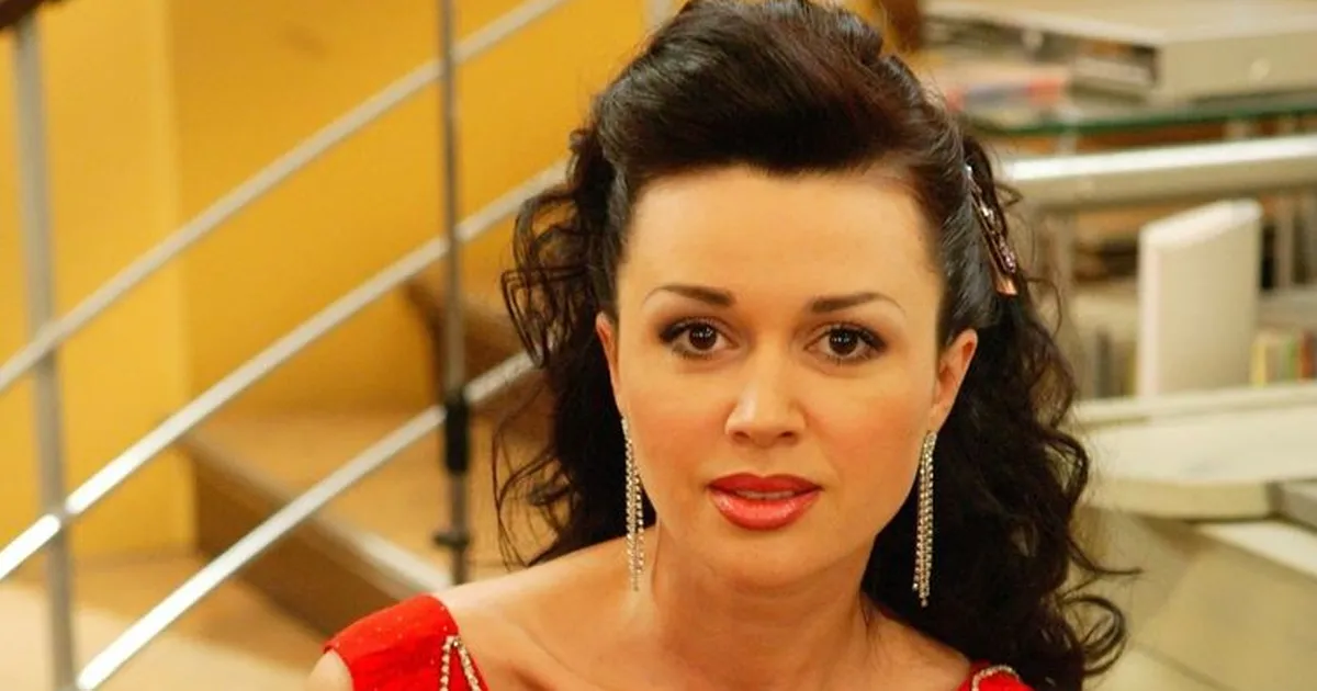 Uy egalari xizmatkorni porno qilishga majbur qilishgan.