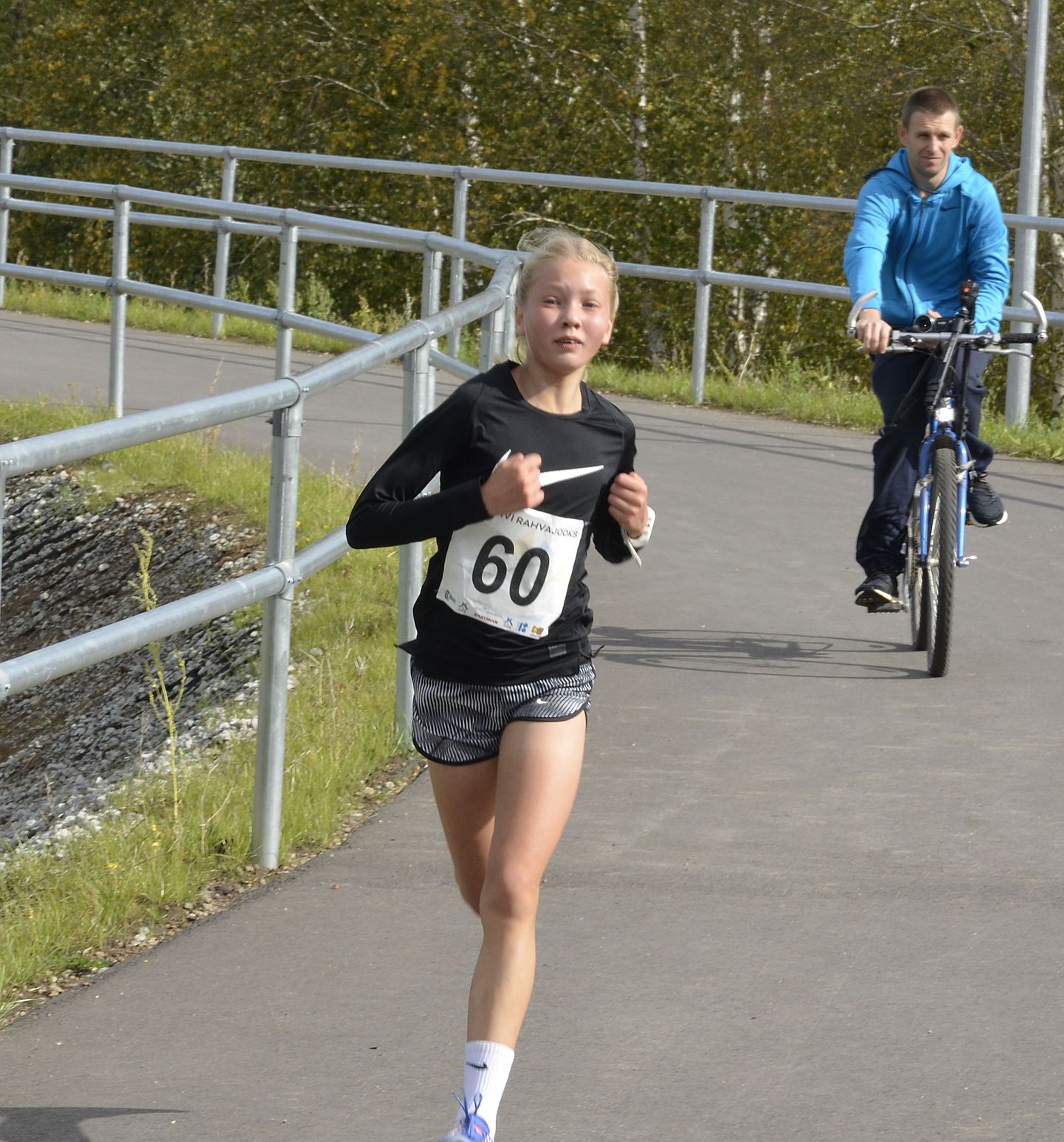 14aastane Luna-Aleksandra Lagoda on sel sügisel naiste arvestus võitnud nii Jõhvi, Paide-Türi kui ka ümber Viljandi linna jooksu. PEETER LILLEVÄLI
