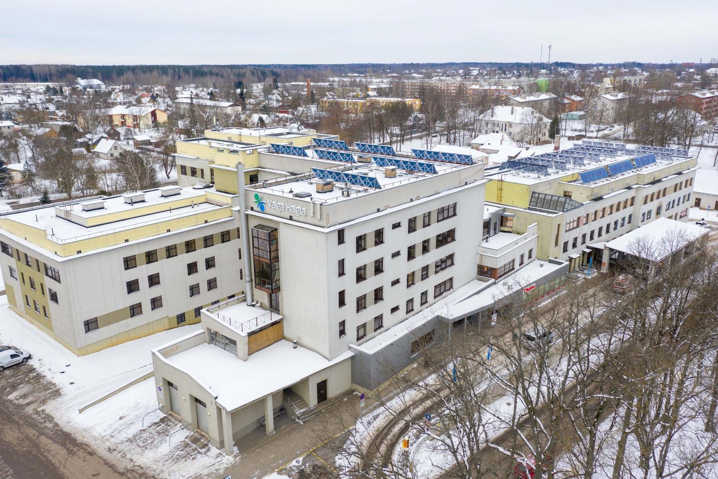 Kui teistes Kagu-Eesti suuremates haiglates vaktsineerimata töötajatele aastalõpupreemiat ei makstud, siis Valga haiglas said erinevas suuruses boonusraha kõik.