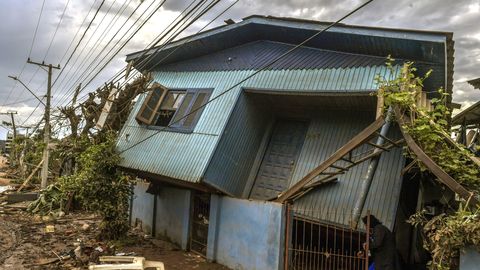 Ураган в Бразилии унес жизни не менее шести человек