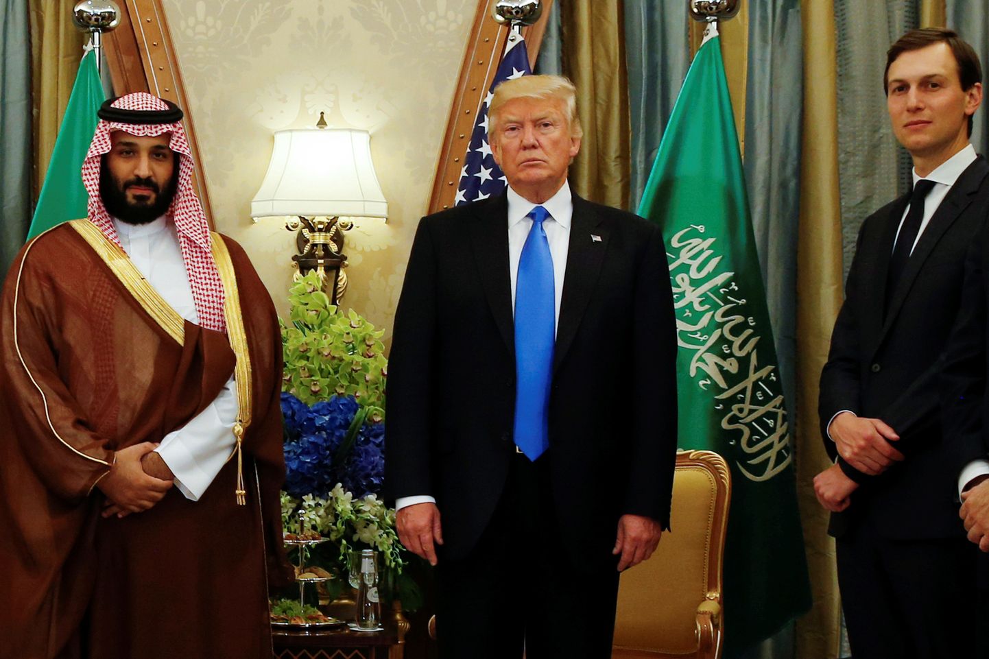USA president Donald Trump koos Saudi Araabia kroonprintsi Mohammed bin Salmani (vasakul) ja oma väimehe ning nõuniku Jared Kushneriga.