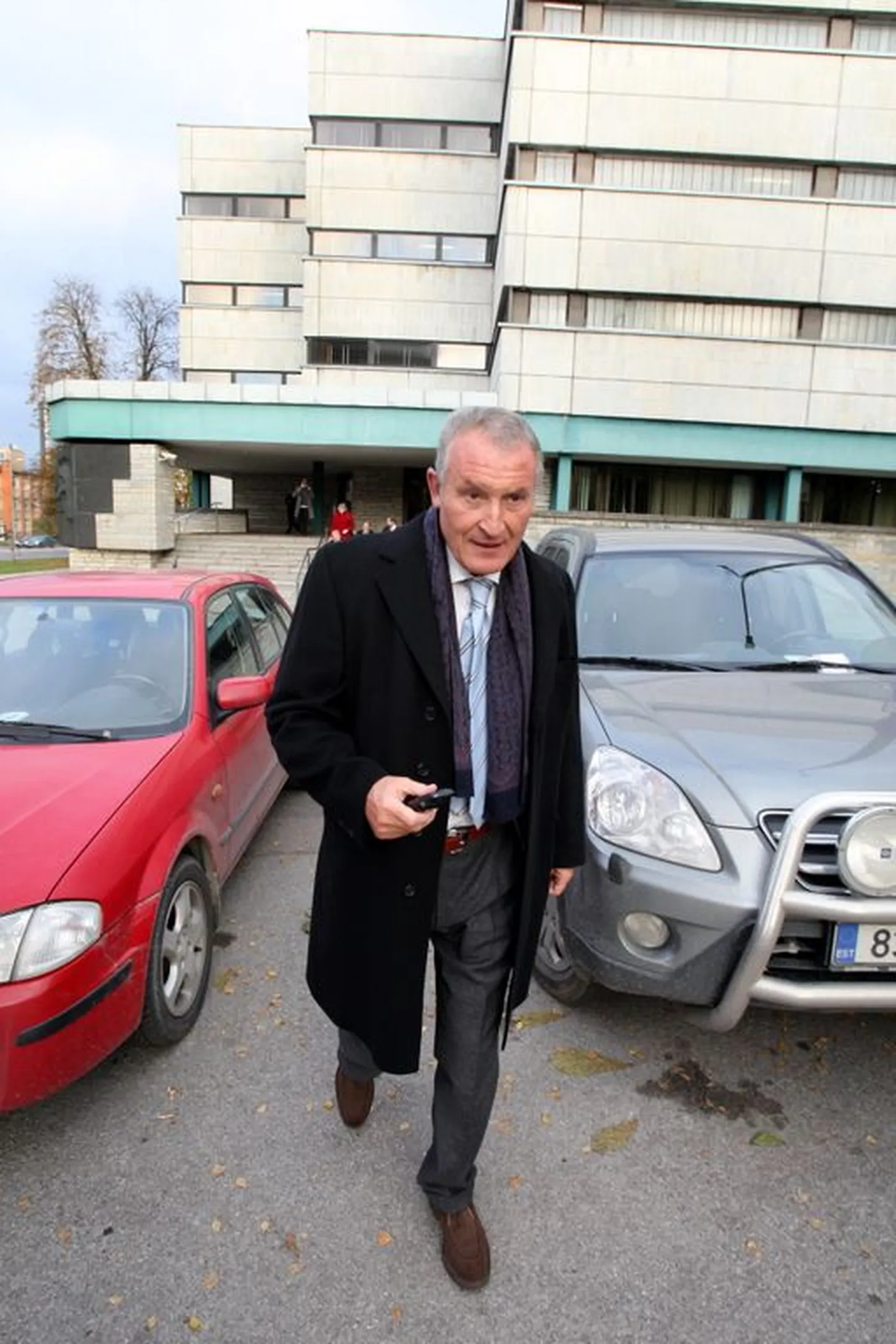 Ernesto Preatoni 2007. aasta oktoobris lahkumas Harju maakohust, kui otsustati lõpetada ärimehe ja tema endiste alluvate  maksuseaduse rikkumise süüasja arutamine.
