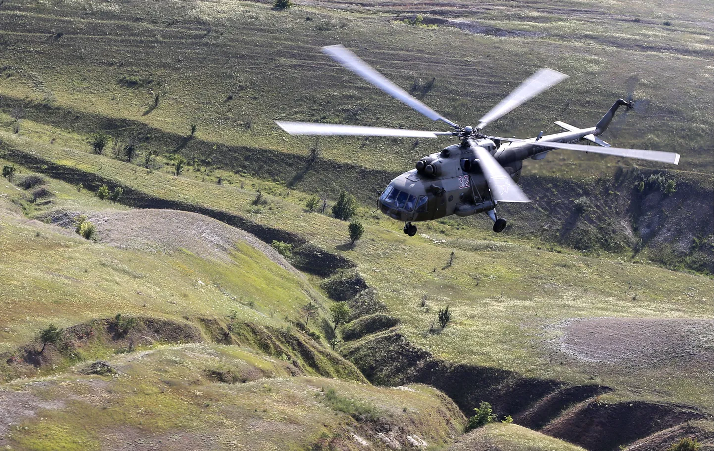 Helikopter Mi-8.