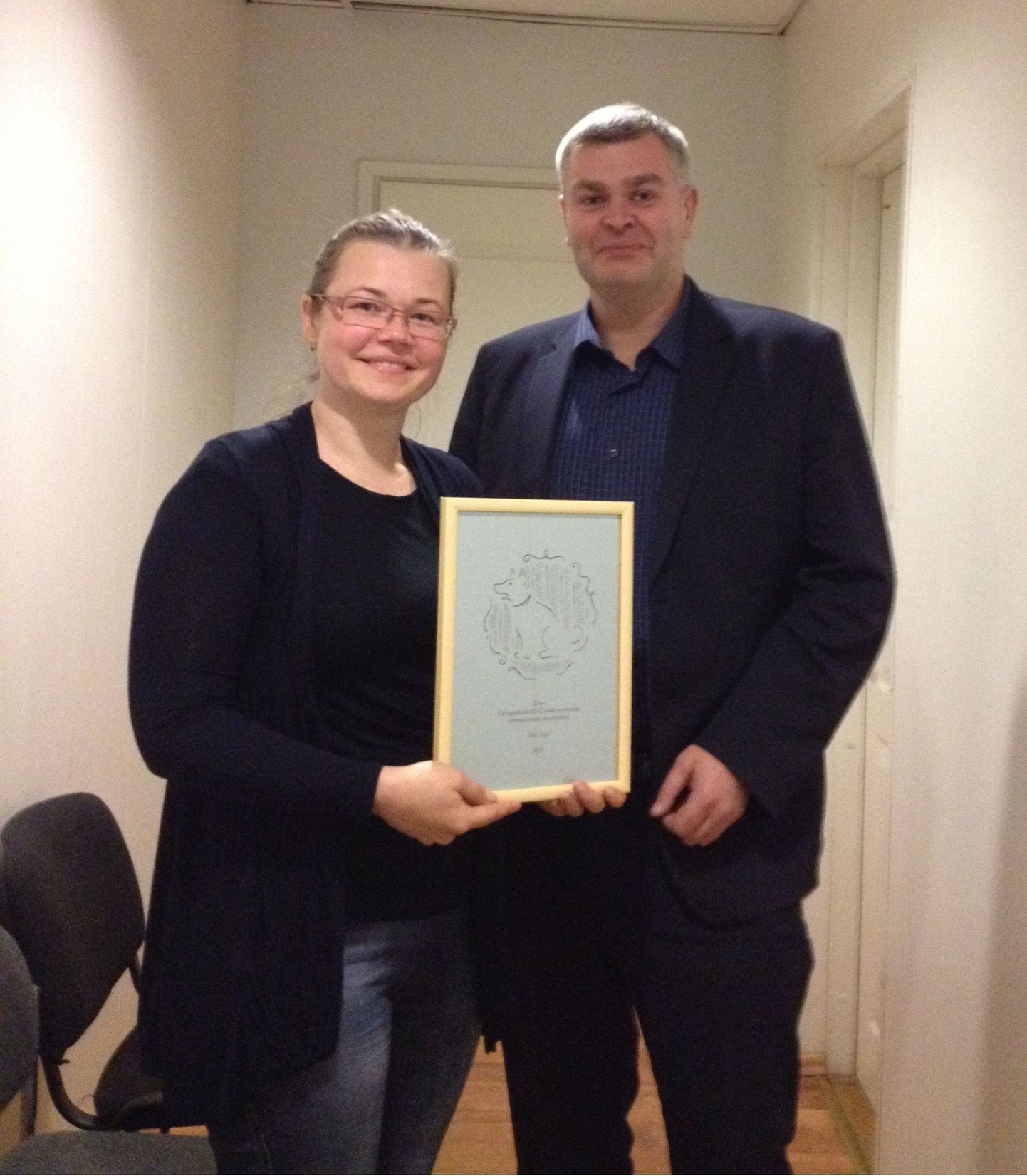 Fotol Varjupaikade MTÜ üldjuht Triinu Priks ja Tallinna Keskkonnaameti juhataja Relo Ligi.