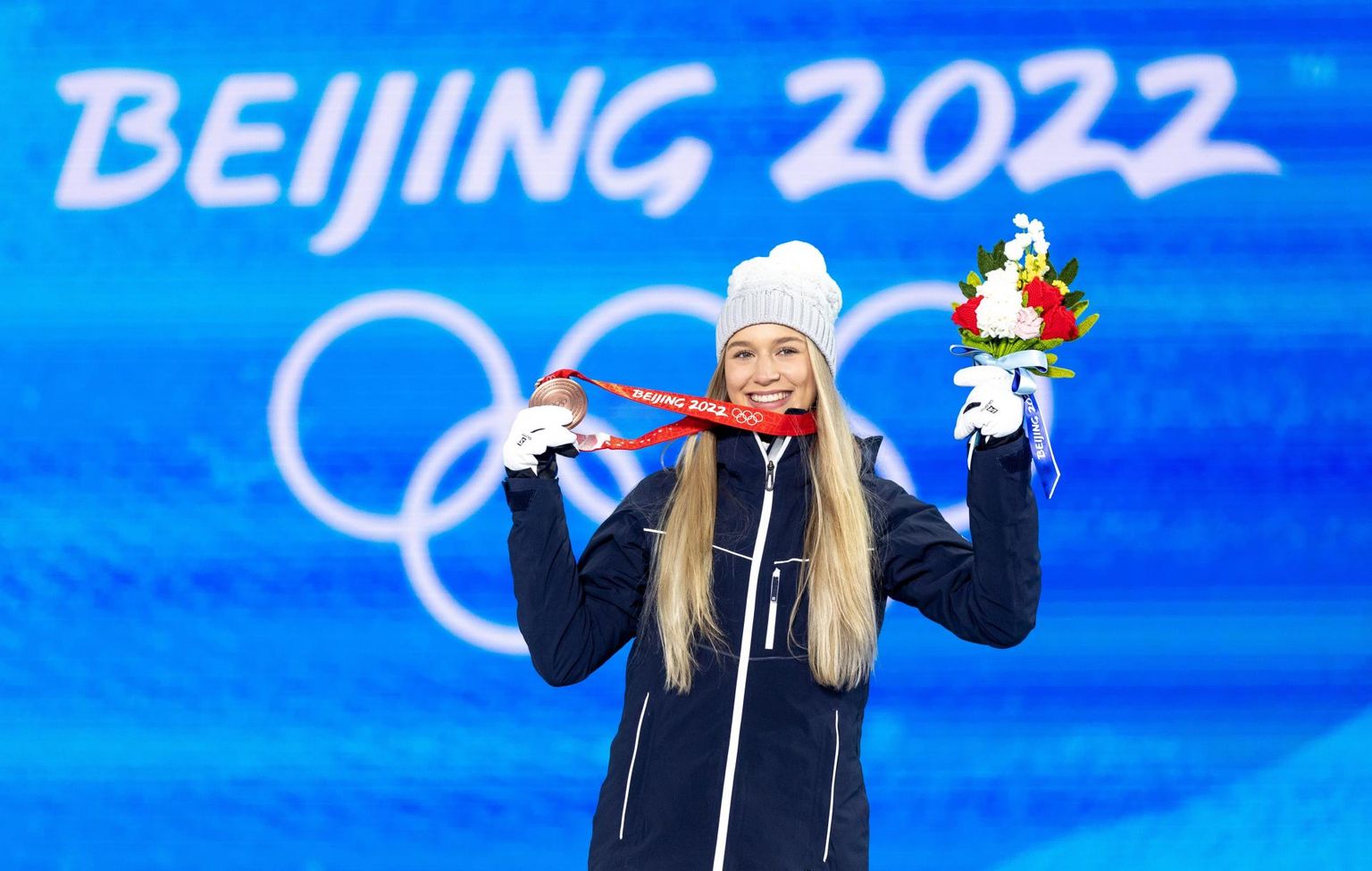 Келли Сильдару завоевала на ОИ в Пекине бронзовую медаль.
