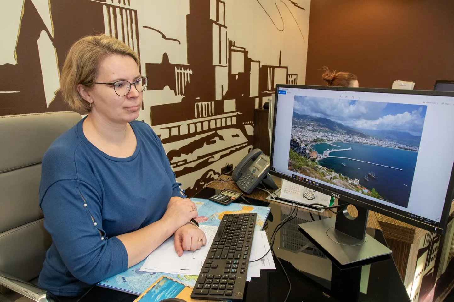 Reisieksperdi Viljandi büroo juhataja Evelin Peipsi sõnutsi läheb reisimüüjatel praegu hästi.