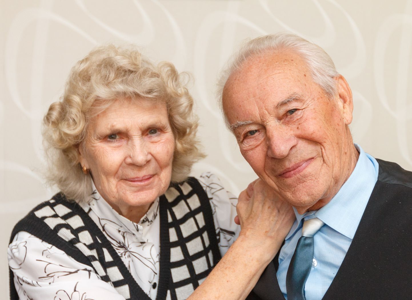 Kui mullu lahutati Valgamaal ka üks alla aasta kestnud abielu, siis valgalastel Lilian ja Martin Noormetsal oli võimalus tähistada kroonijuveelipulmapäeva – abielus sai oldud 65 aastat.