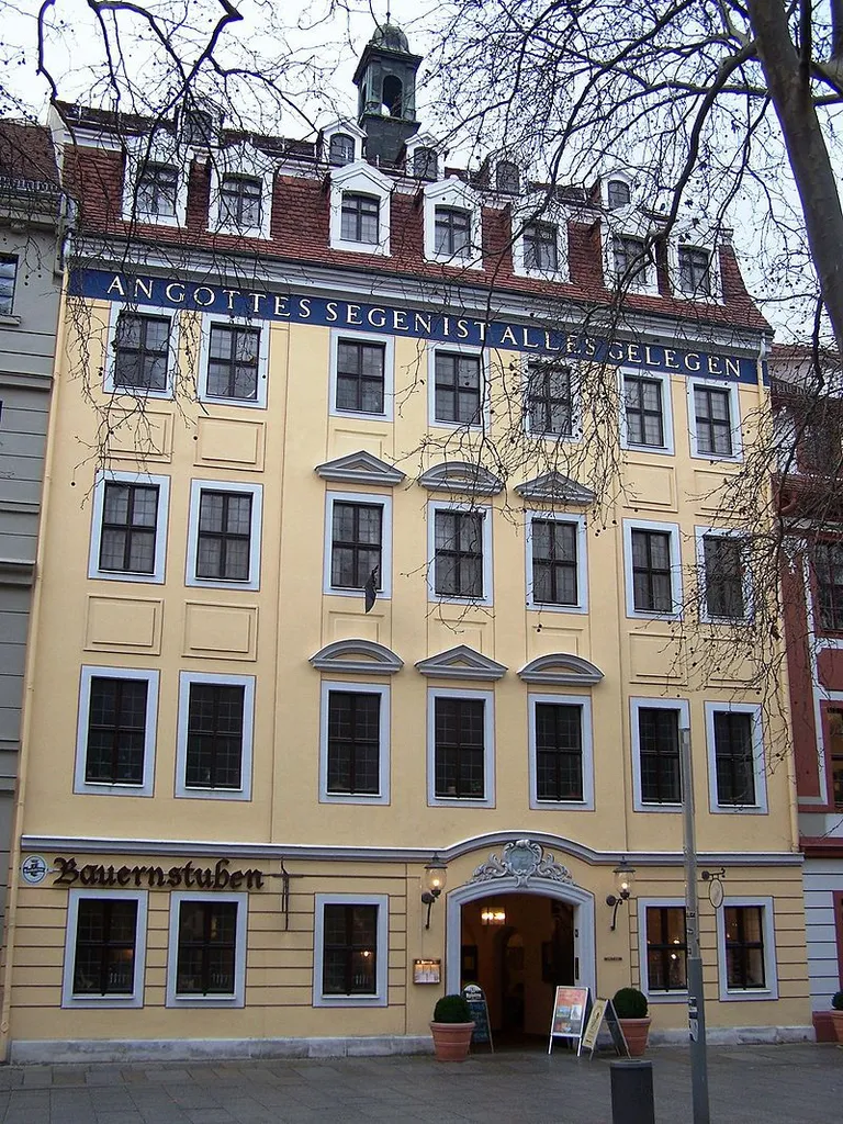 Gerhard von Kügelgeni ja tema abikaasa Helene Marie von Kügelgeni kodumajas Dresdeni Neustadti linnaosas tegutseb alates 1981. aastast Dresdeni romantismimuuseum – Kügelgenhaus.