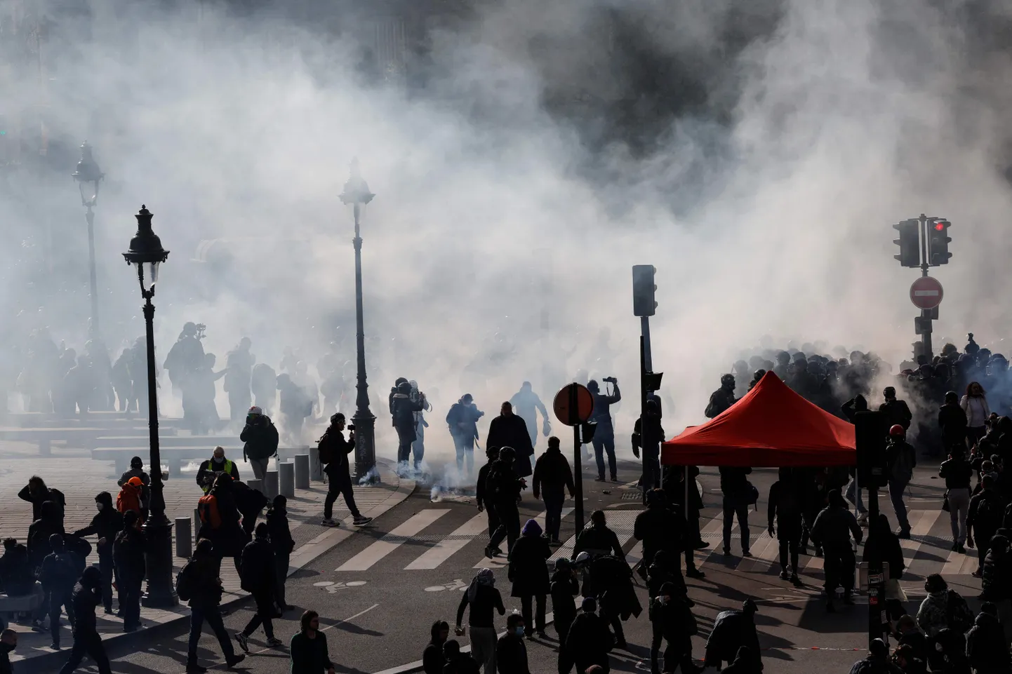 Protesti pret pensiju sistēmas reformu Francijā