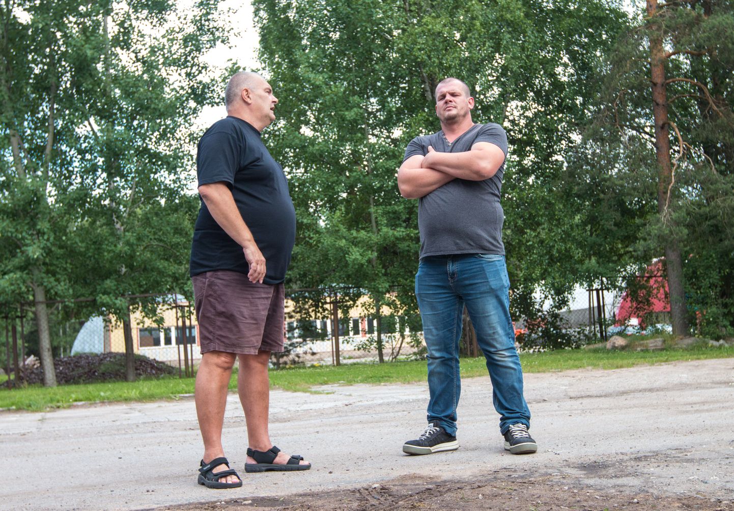 Korteriühistu endine pikaaegne esimees Kalle Ristol (vasakul) ja ehitust teostava firma Erleks juhataja Erlend Jablonski ei leidnud renoveerimise senist kulgu puudutavates küsimustes üksmeelt.