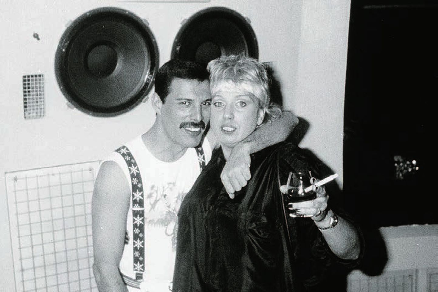 Hingesugulased. Freddie Mercury ja Saksa filminäitleja Barbara Valentin.