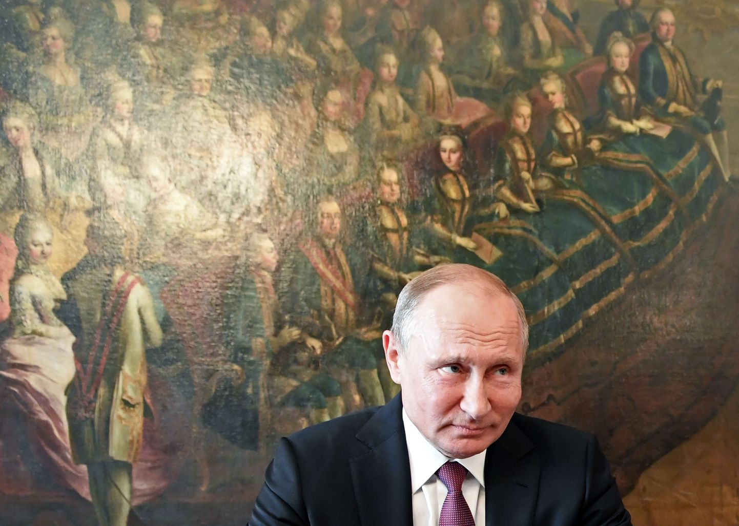 Vladimir Putin enne Austria presidendiga kohtumist.