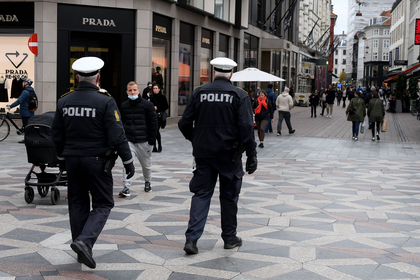 Полицейские на улицах Копенгагена.