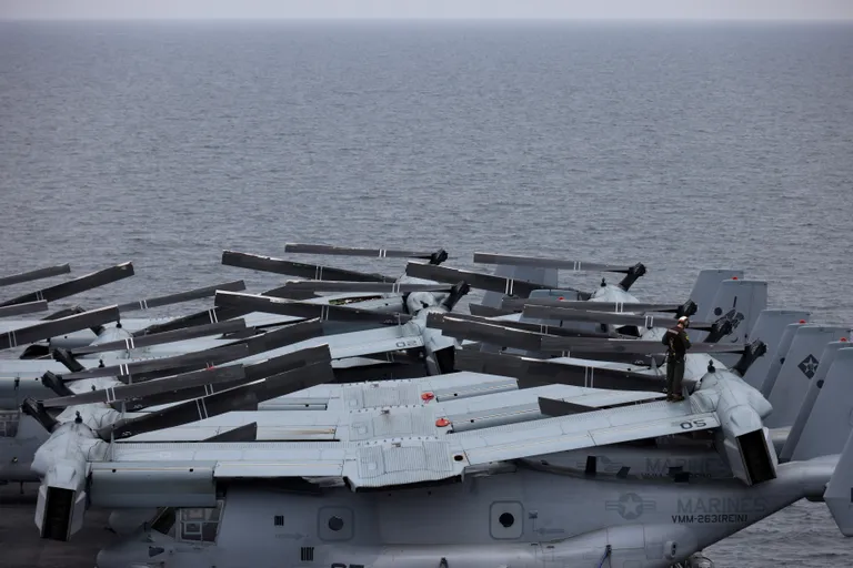 MV-22 Osprey'd USS Kearsarge pardal.